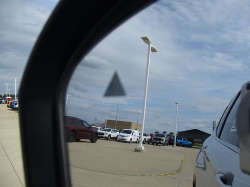 Used 2023 Mitsubishi Outlander ES AWD/4WD image 10