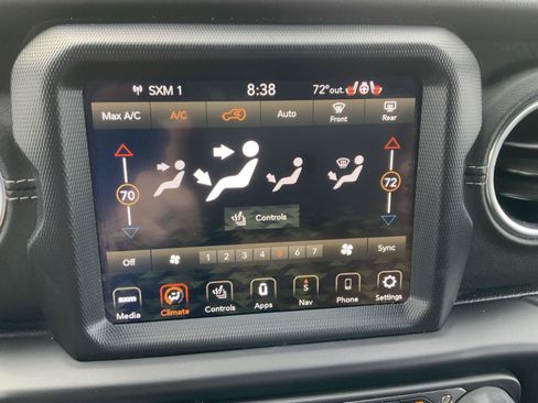 Used 2020 Jeep Wrangler Unlimited Sahara AWD/4WD image 35