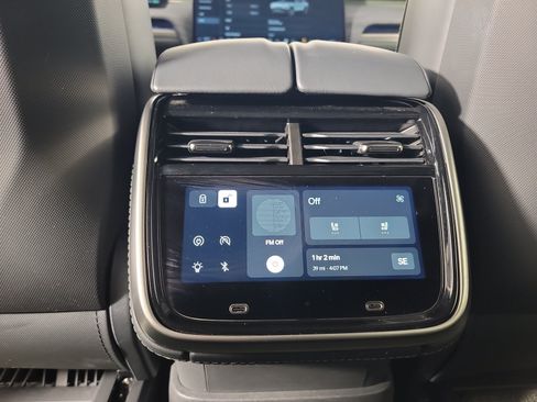Used 2024 Rivian R1S Adventure AWD/4WD image 30