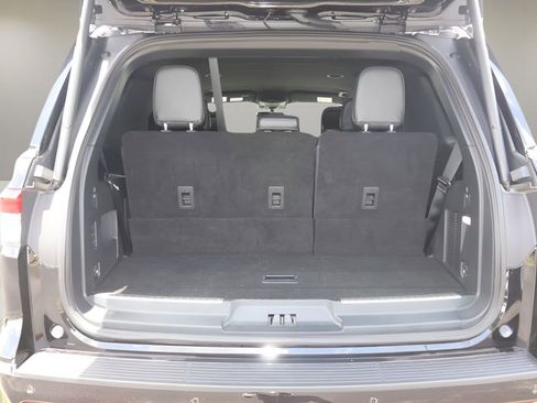 Used 2024 Lincoln Navigator Premiere AWD/4WD image 17