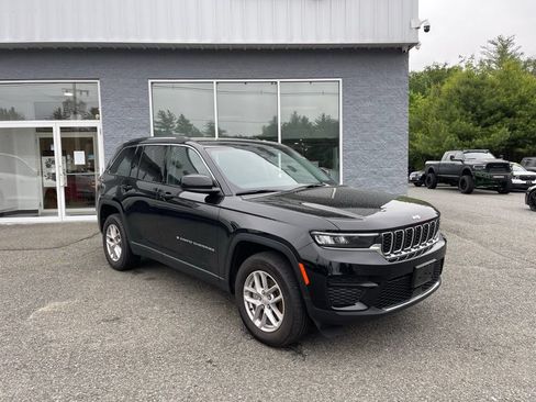 Used 2023 Jeep Grand Cherokee Laredo X AWD/4WD image 8