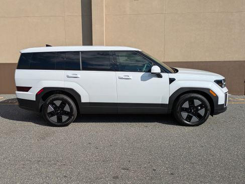 New 2026 Hyundai Santa Fe SE image 3