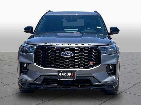 Used 2025 Ford Explorer ST w/ Sun And Sound Package RWD image 4