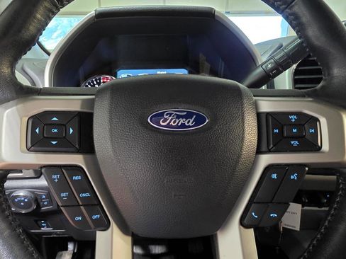 Used 2019 Ford F250 Lariat w/ Lariat Value Package AWD/4WD image 28
