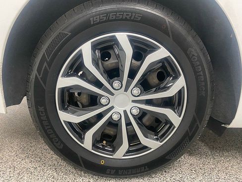 Used 2018 Chevrolet Cruze LS image 25