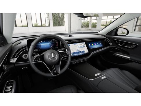New 2026 Mercedes-Benz E 450 4MATIC Sedan image 3