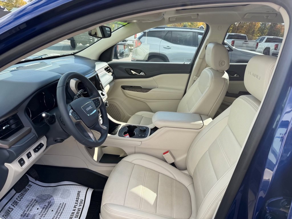 Used 2023 GMC Acadia Denali AWD/4WD image 15