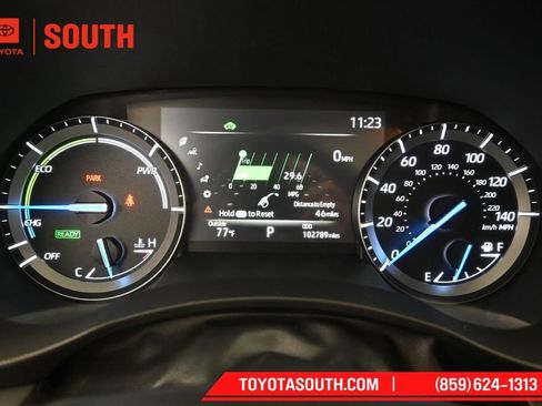 Used 2021 Toyota Highlander XLE AWD/4WD image 12