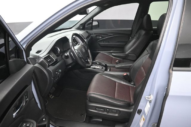 Certified 2023 Honda Ridgeline Black Edition image 9