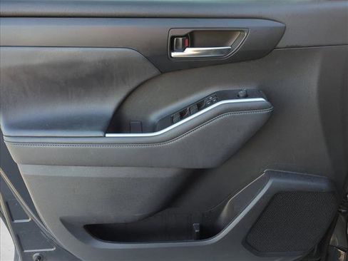 Certified 2022 Toyota Highlander XSE image 8