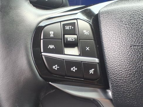 Certified 2023 Ford Explorer Platinum w/ Technology Package AWD/4WD image 13