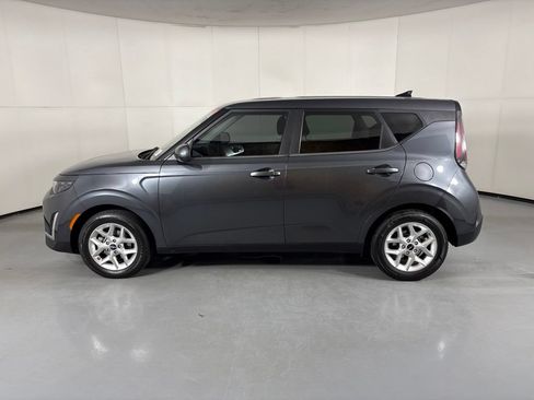 Used 2023 Kia Soul LX w/ LX Technology Package FWD image 5