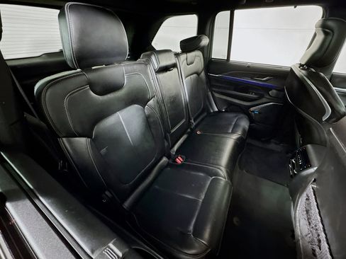 Used 2022 Jeep Grand Cherokee Overland w/ Advanced Protech Group III image 26