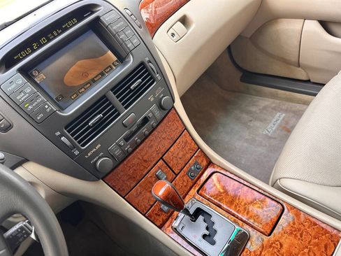 Used 2006 Lexus LS 430 RWD image 17