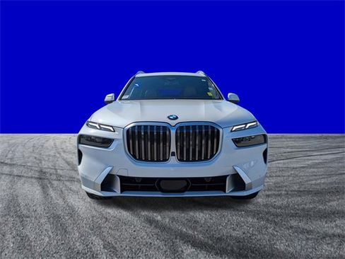 Used 2023 BMW X7 xDrive40i w/ Premium Package image 9