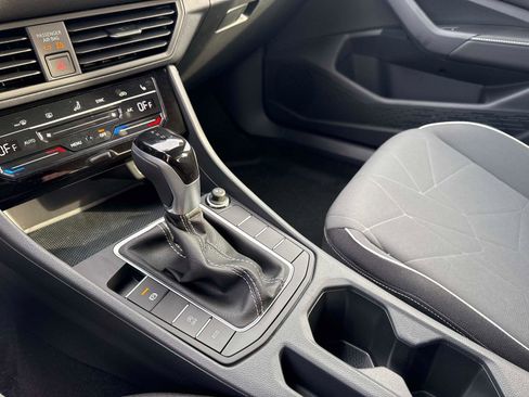 Used 2025 Volkswagen Jetta Sport image 25