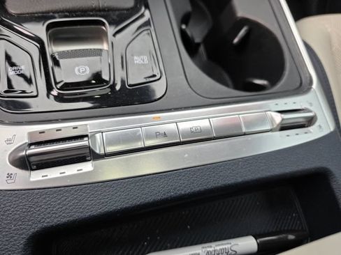 Used 2025 Kia Carnival SX FWD image 37