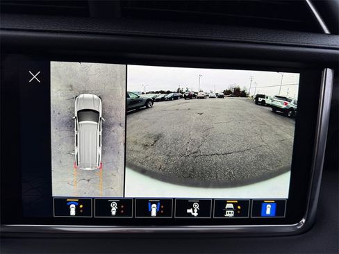 Used 2024 GMC Yukon Denali image 29