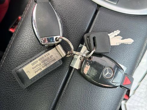 Used 2016 Mercedes-Benz GLC 300 4MATIC image 33
