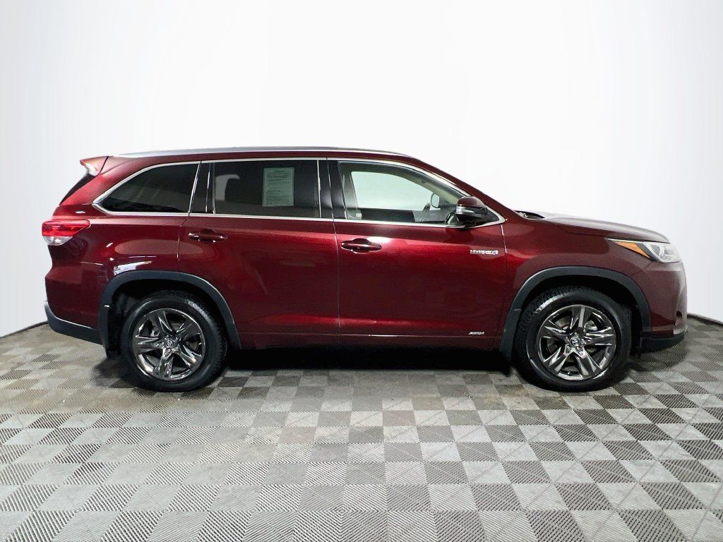Certified 2017 Toyota Highlander Limited Platinum AWD/4WD image 8