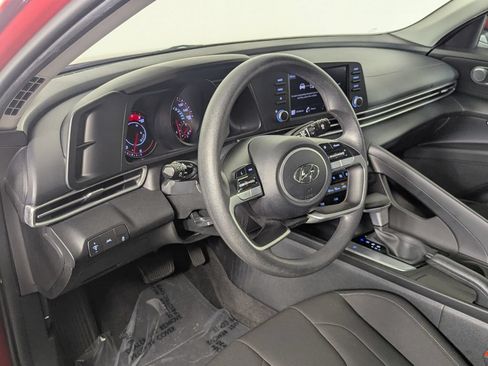 Certified 2022 Hyundai Elantra SEL FWD image 13