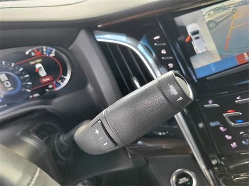 Used 2019 Cadillac Escalade ESV Premium Luxury image 29