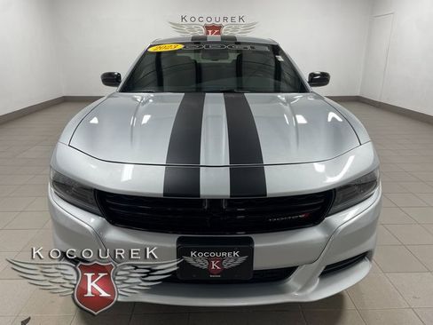 Used 2023 Dodge Charger SXT w/ Blacktop Package image 2