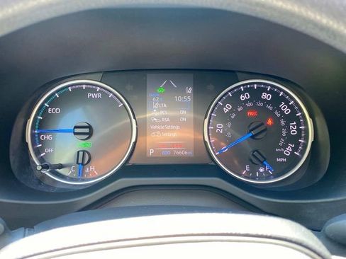 Used 2021 Toyota RAV4 LE AWD/4WD image 15