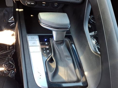 Used 2024 Hyundai Elantra SEL image 14