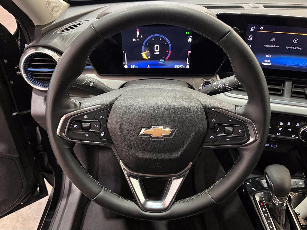 Certified 2025 Chevrolet Trax LT w/ LT Convenience Package FWD image 20