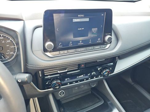 Used 2021 Nissan Rogue SV w/ Premium Package image 37