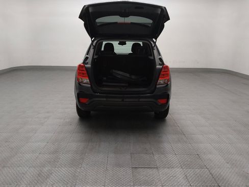 Used 2020 Chevrolet Trax LS FWD image 29