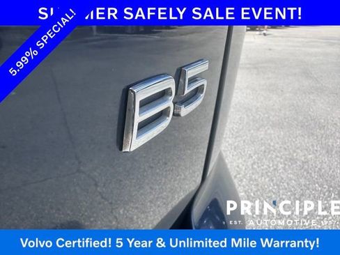 Certified 2023 Volvo XC60 B5 Ultimate w/ Climate Package FWD image 11