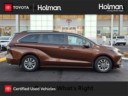 Certified 2023 Toyota Sienna LE