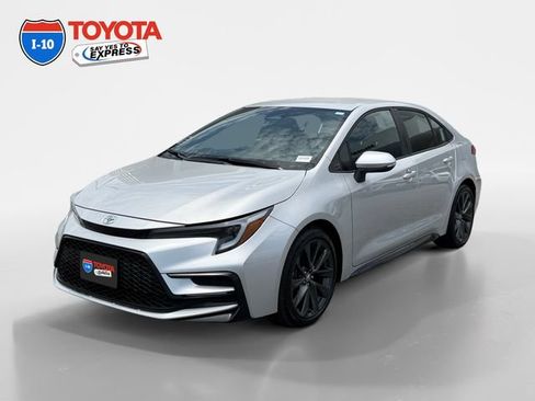 Certified 2026 Toyota Corolla SE w/ SE Package FWD image 1