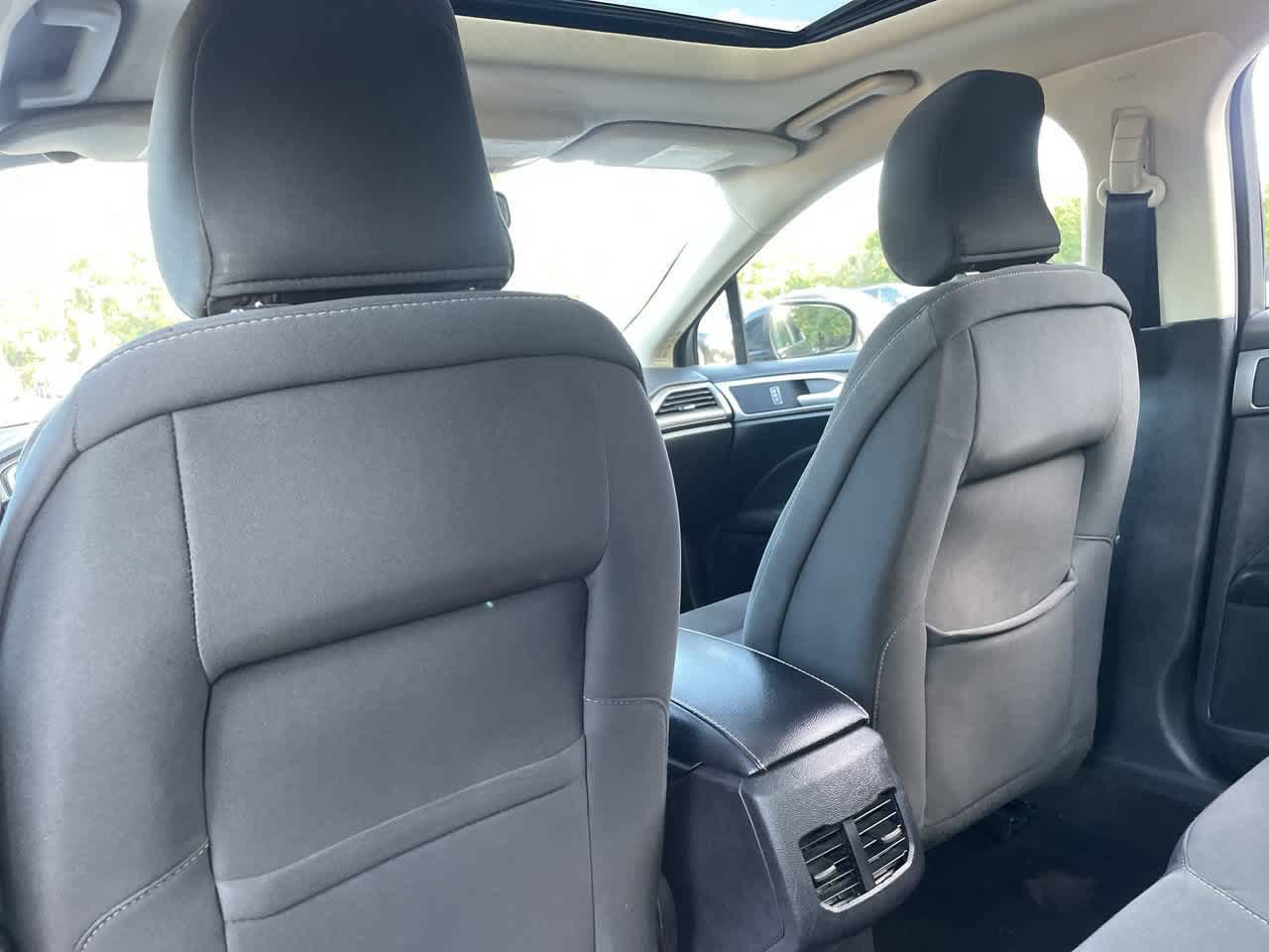 Used 2019 Ford Fusion SE AWD/4WD image 19