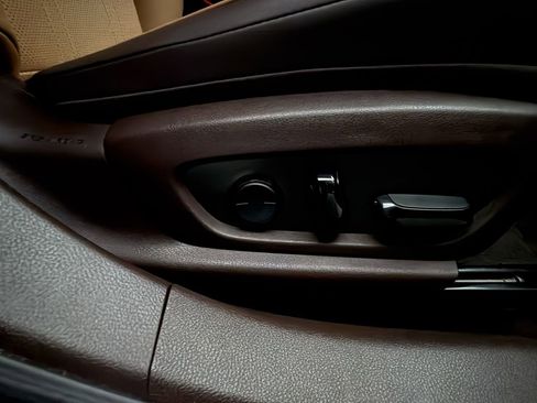 Used 2020 Lexus ES 350 Ultra Luxury w/ Accessory Package 2 FWD image 19