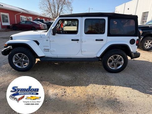 Used 2020 Jeep Wrangler Unlimited Sahara image 6