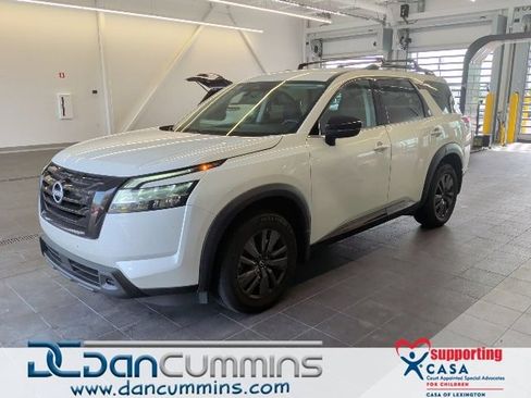 Used 2022 Nissan Pathfinder SV AWD/4WD image 1