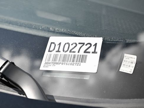 Used 2026 Chevrolet Equinox EV LT w/ LPO, Blackout Package FWD image 38