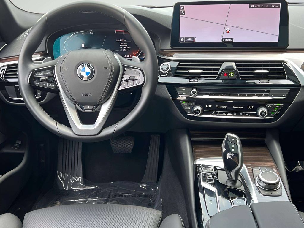 Used 2022 BMW 530i xDrive w/ Convenience Package AWD/4WD image 9