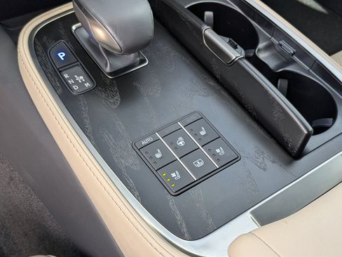 Certified 2024 Lexus LS 500 RWD image 16