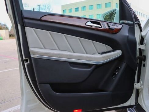 Used 2015 Mercedes-Benz GL 550 GL 550 image 20