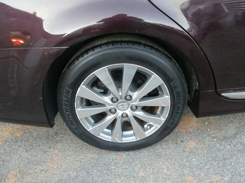 Used 2011 Toyota Avalon Limited image 35