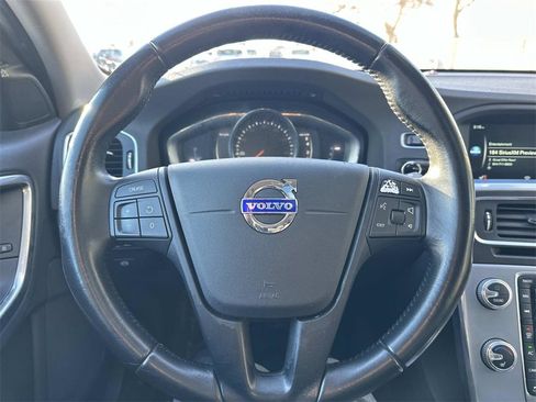 Used 2017 Volvo V60 T5 Cross Country w/ Convenience Package image 21