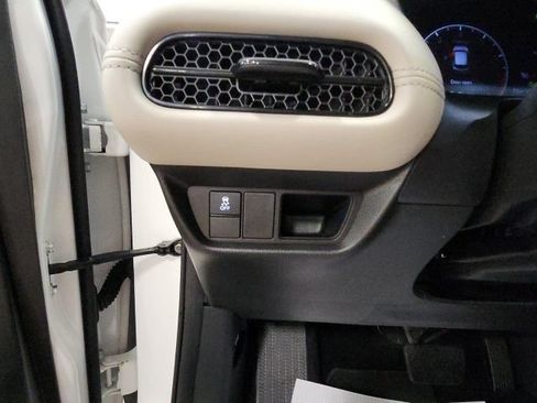 Used 2024 Honda HR-V LX image 21