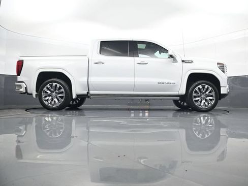 Used 2022 GMC Sierra 1500 Denali w/ Denali Reserve Package AWD/4WD image 24