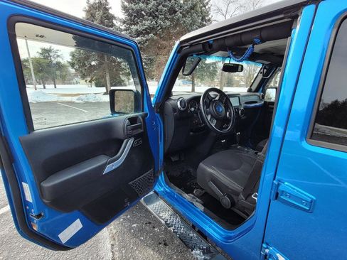 Used 2014 Jeep Wrangler Unlimited Sahara w/ Dual Top Group image 18