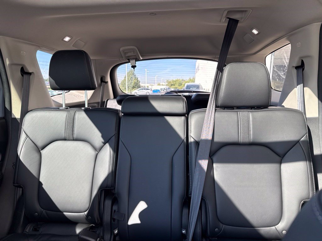 Used 2024 Honda Pilot Touring image 14