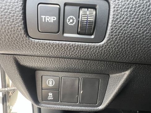 Used 2018 Honda Accord EX-L image 9